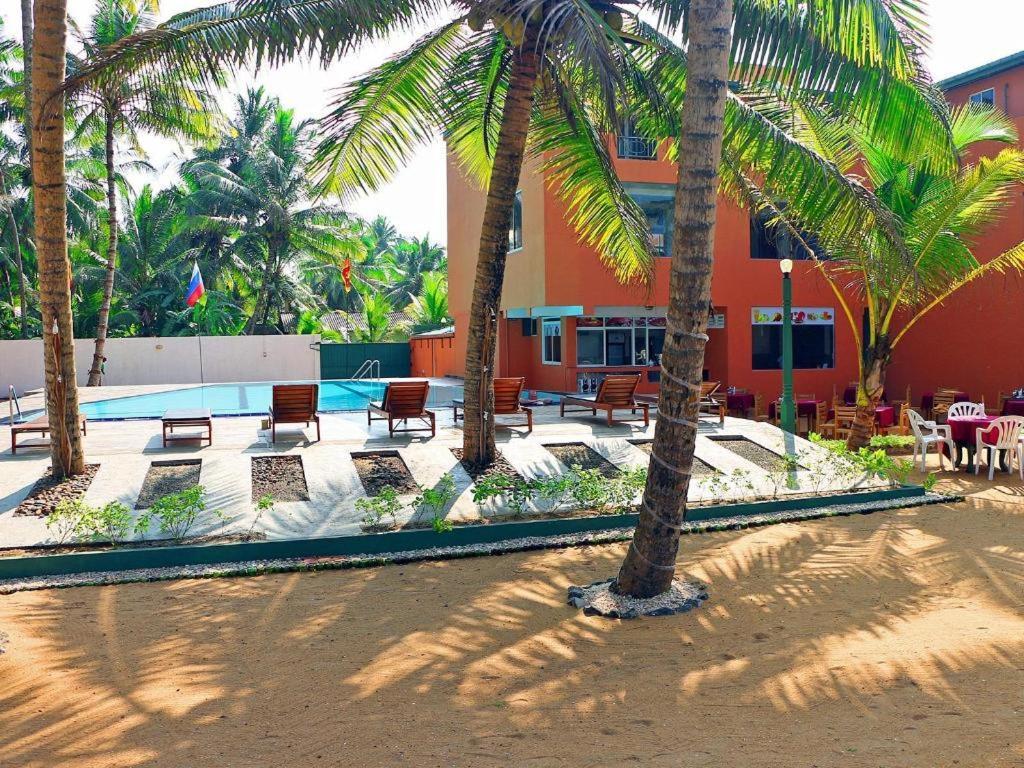 Oyo 246 Roy Villa Beach Hotel Kalutara Exterior photo