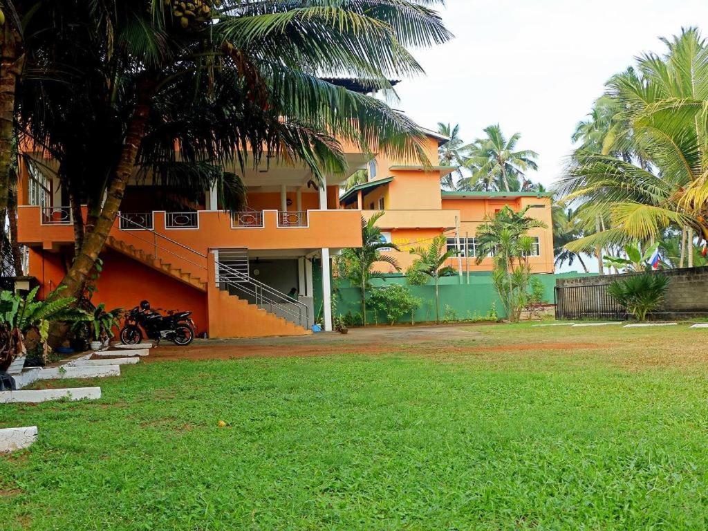 Oyo 246 Roy Villa Beach Hotel Kalutara Exterior photo