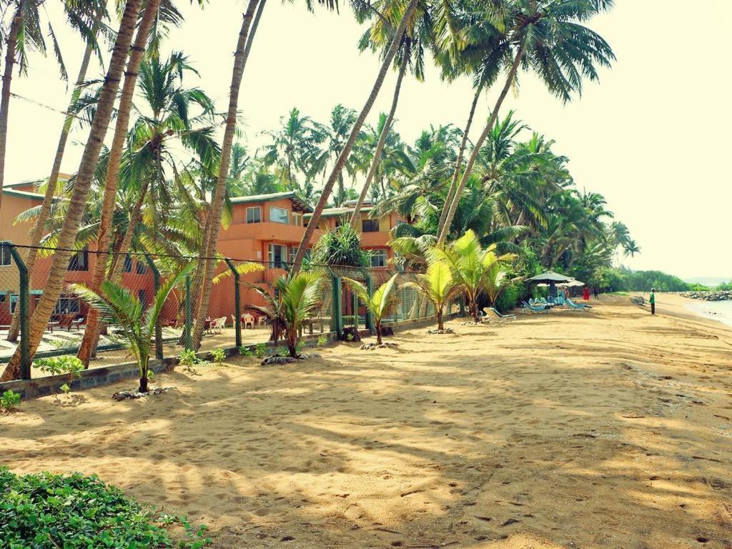 Oyo 246 Roy Villa Beach Hotel Kalutara Exterior photo