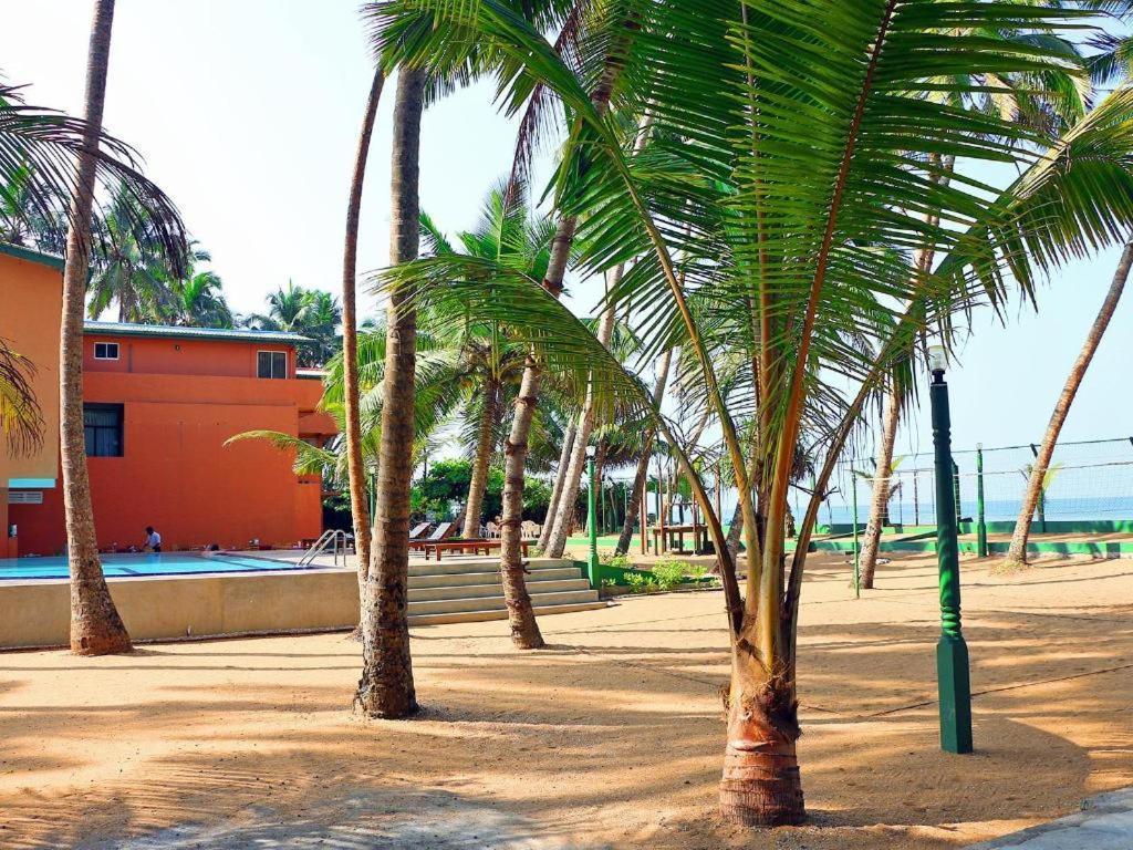 Oyo 246 Roy Villa Beach Hotel Kalutara Exterior photo