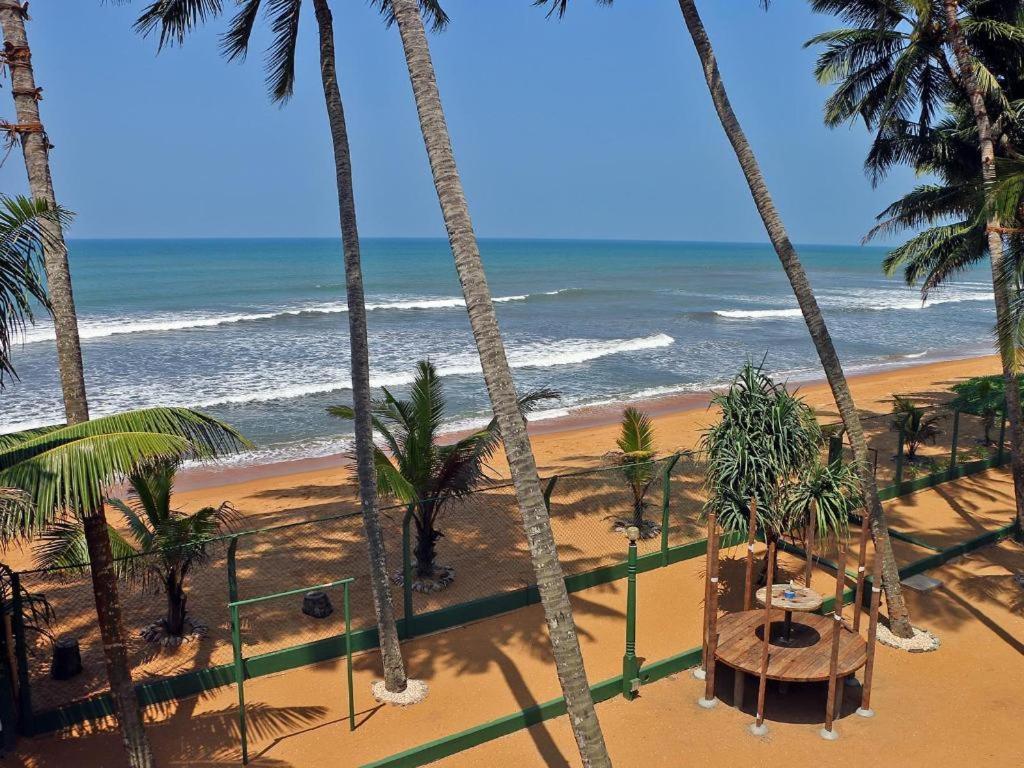 Oyo 246 Roy Villa Beach Hotel Kalutara Exterior photo