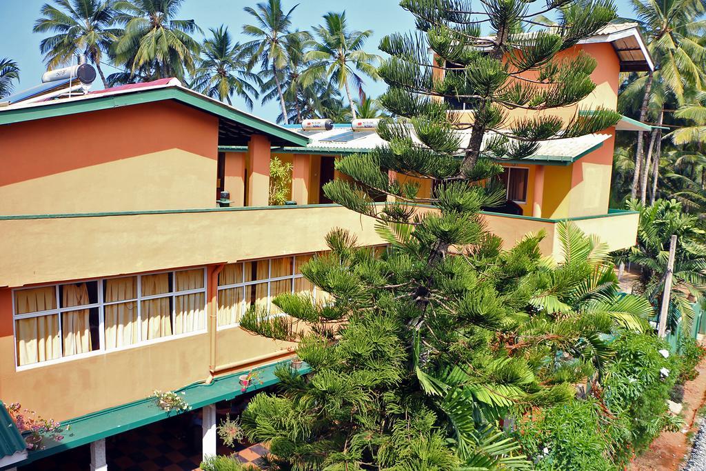 Oyo 246 Roy Villa Beach Hotel Kalutara Exterior photo